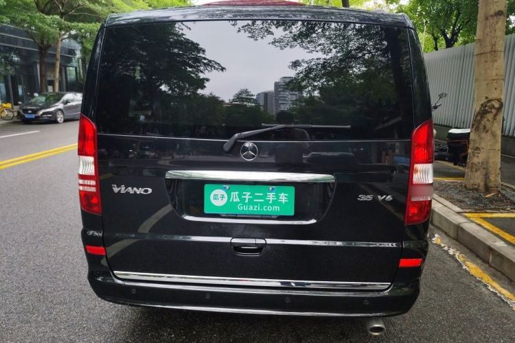 Used Mercedes-Benz Viano 2014 3.5L Premier Edition Rear