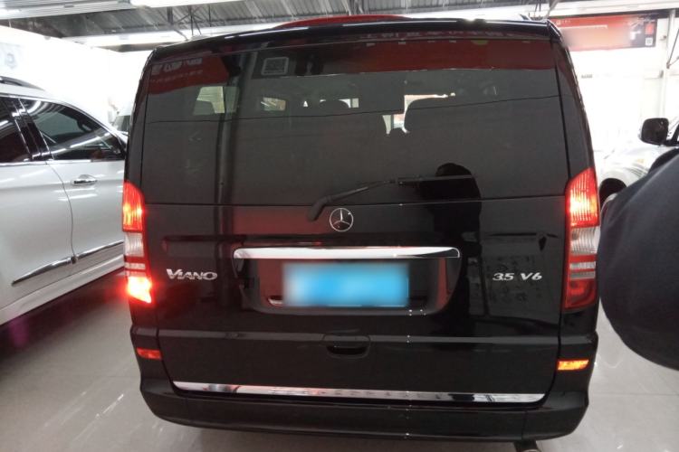 Used Mercedes-Benz Viano 2014 3.5L Premier Edition Rear