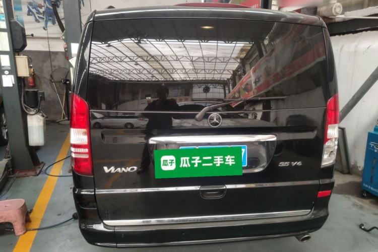 Used Mercedes-Benz Viano 2014 3.5L Premier Edition Rear