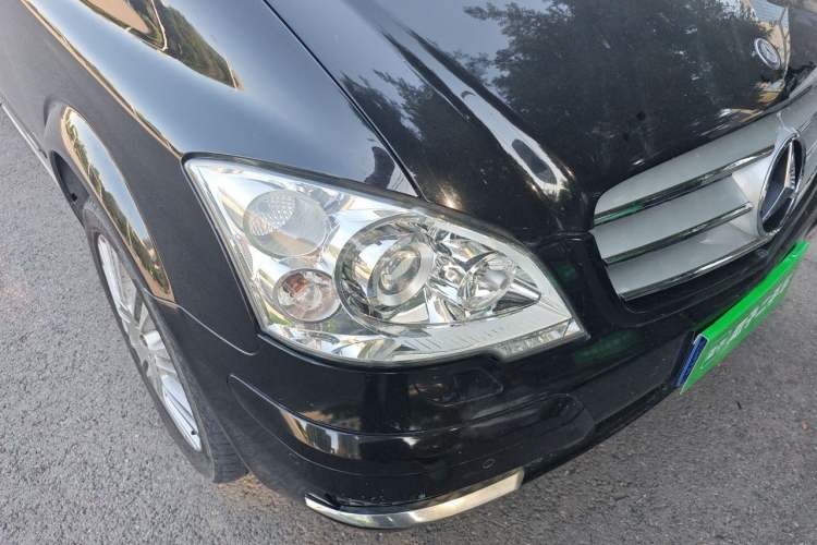 Used Mercedes-Benz Viano 2014 3.5L Premier Edition Right Front Headlight