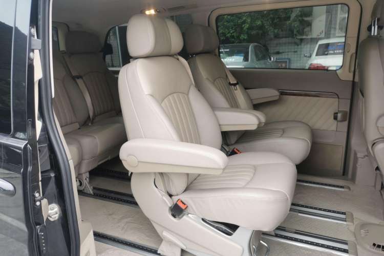 Used Mercedes-Benz Viano 2014 3.5L Premier Edition Right Rear Seat