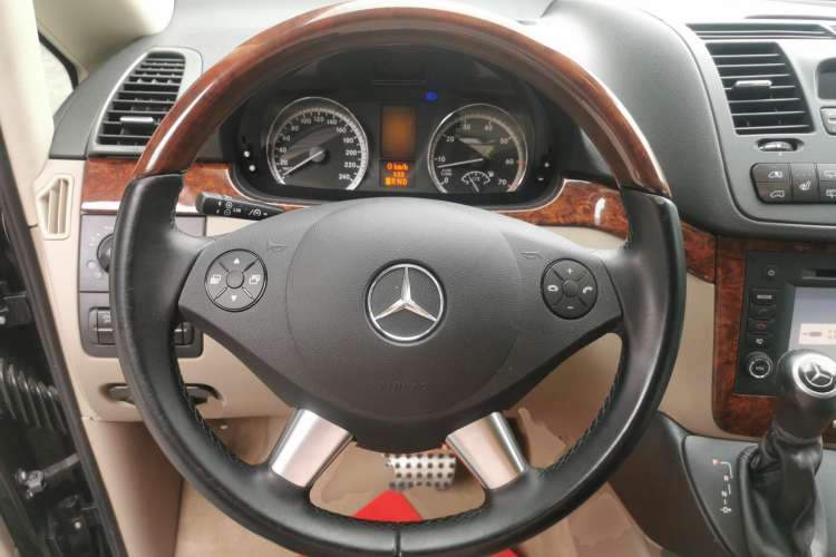 Used Mercedes-Benz Viano 2014 3.5L Premier Edition Steering Wheel