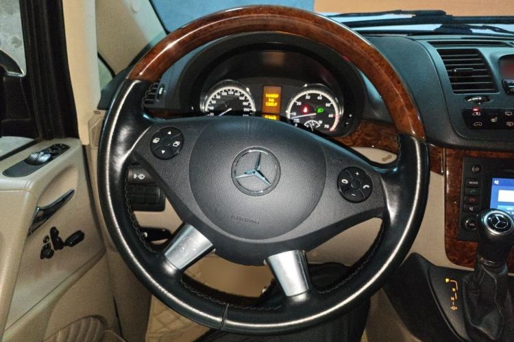 Used Mercedes-Benz Viano 2014 3.5L Premier Edition Steering Wheel