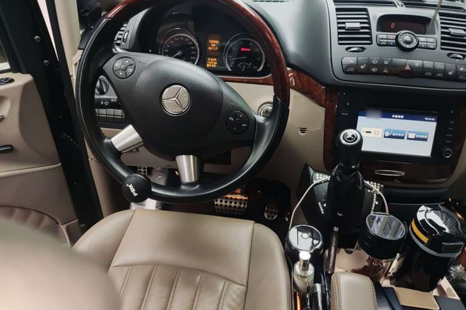Used Mercedes-Benz Viano 2014 3.5L Premier Edition Steering Wheel