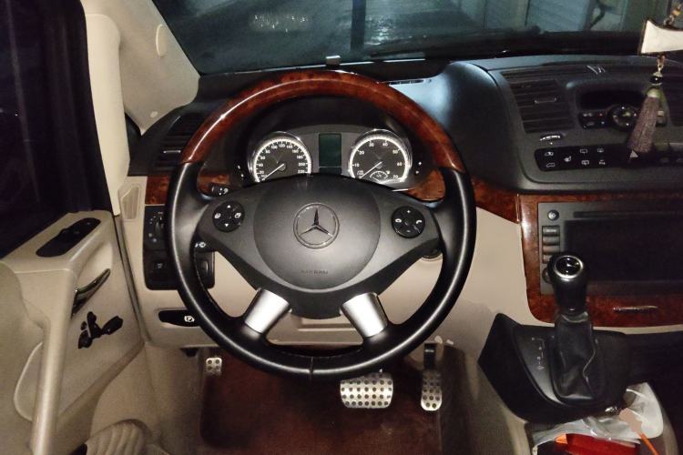 Used Mercedes-Benz Viano 2014 3.5L Premier Edition Steering Wheel