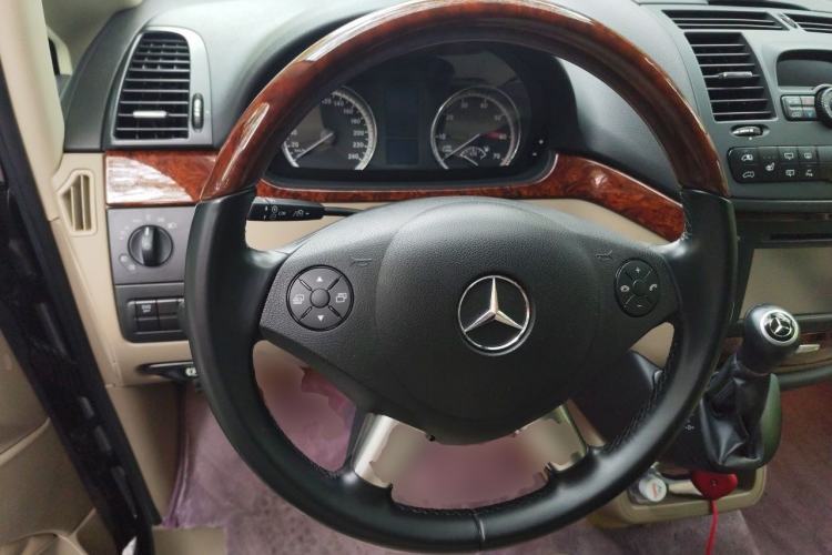 Used Mercedes-Benz Viano 2014 3.5L Premier Edition Steering Wheel