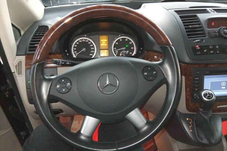 Used Mercedes-Benz Viano 2014 3.5L Premier Edition Steering Wheel