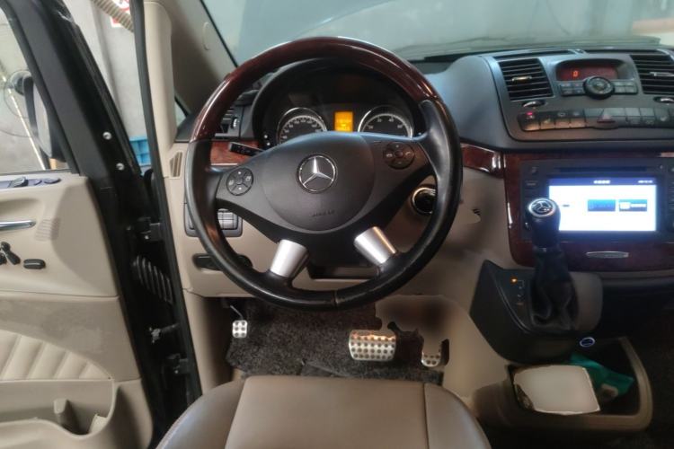 Used Mercedes-Benz Viano 2014 3.5L Premier Edition Steering Wheel