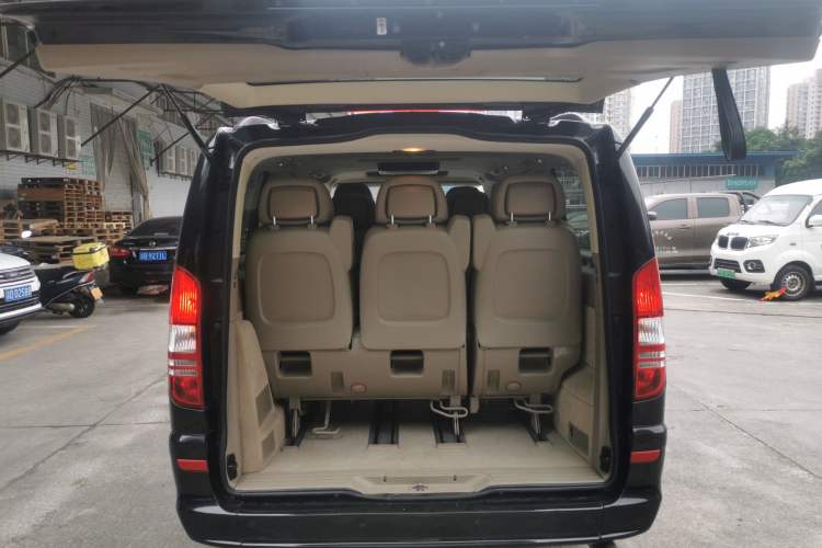 Used Mercedes-Benz Viano 2014 3.5L Premier Edition Trunk