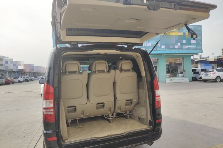 Used Mercedes-Benz Viano 2014 3.5L Premier Edition Trunk