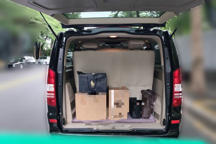 Used Mercedes-Benz Viano 2014 3.5L Premier Edition Trunk