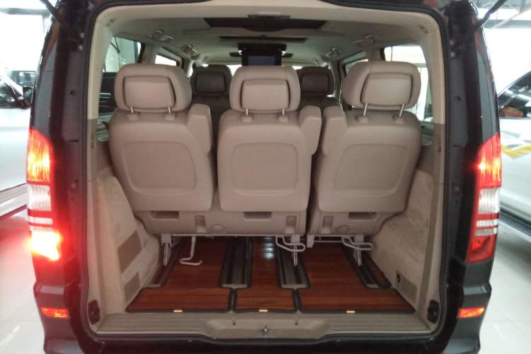 Used Mercedes-Benz Viano 2014 3.5L Premier Edition Trunk