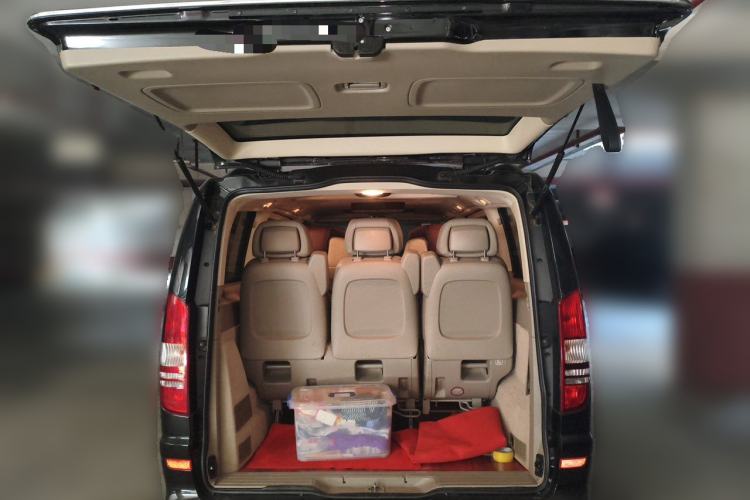 Used Mercedes-Benz Viano 2014 3.5L Premier Edition Trunk