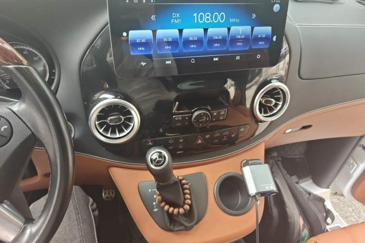 Used Mercedes-Benz Viano 2014 3.5L Premier Edition Audio And AC Panel