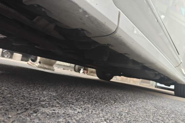 Used Mercedes-Benz Viano 2014 3.5L Premier Edition Chassis Front Left