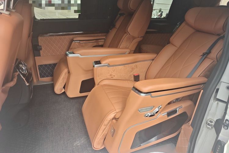 Used Mercedes-Benz Viano 2014 3.5L Premier Edition Left Rear Seat