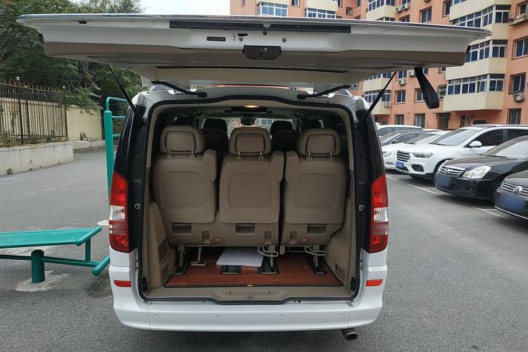 Used Mercedes-Benz Viano 2014 3.5L Premier Edition Trunk