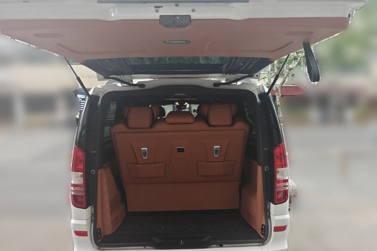 Used Mercedes-Benz Viano 2014 3.5L Premier Edition Trunk
