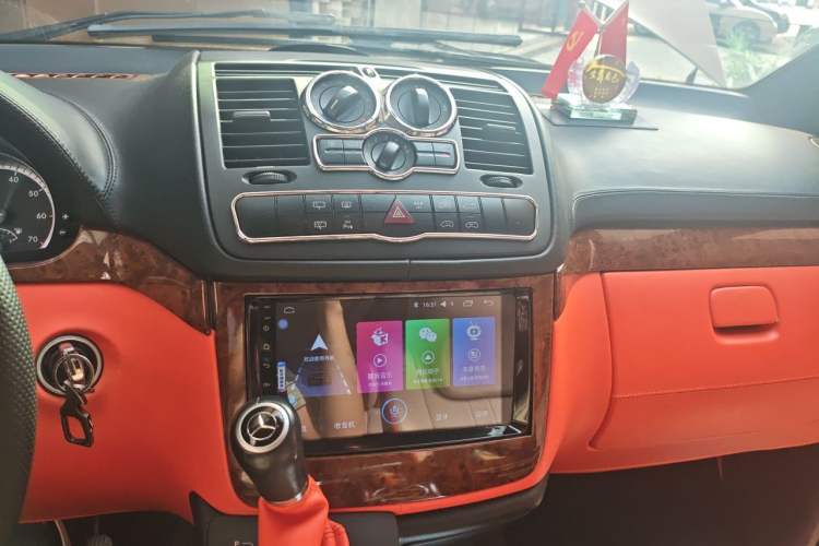 Used Mercedes-Benz Viano 2015 3.0L Partner Edition Audio And AC Panel