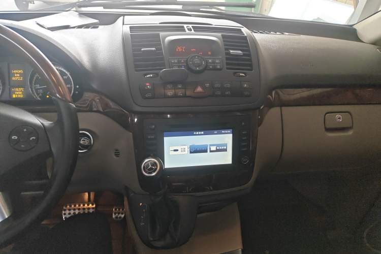 Used Mercedes-Benz Viano 2015 3.0L Partner Edition Audio And AC Panel