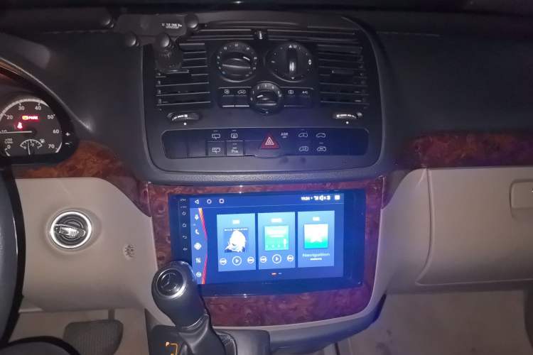 Used Mercedes-Benz Viano 2015 3.0L Partner Edition Audio And AC Panel