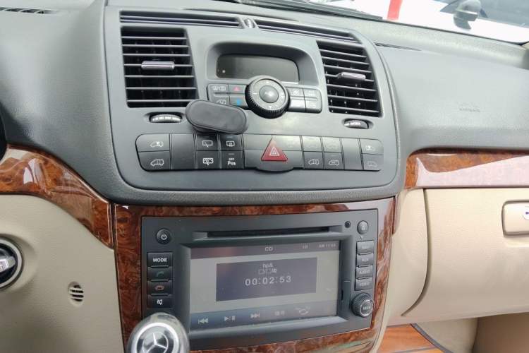 Used Mercedes-Benz Viano 2015 3.0L Partner Edition Audio And AC Panel