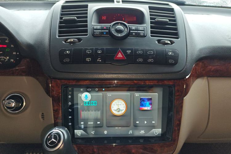 Used Mercedes-Benz Viano 2015 3.0L Partner Edition Audio And AC Panel