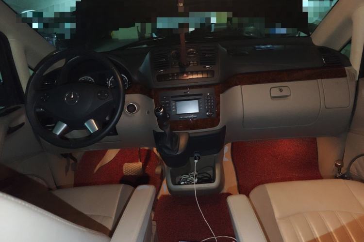 Used Mercedes-Benz Viano 2015 3.0L Partner Edition Center Console
