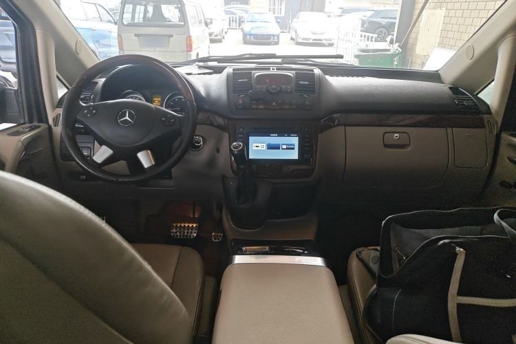 Used Mercedes-Benz Viano 2015 3.0L Partner Edition Center Console