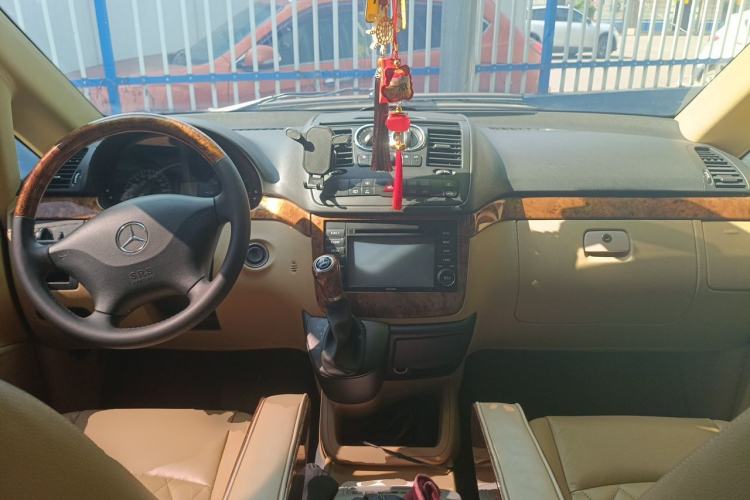 Used Mercedes-Benz Viano 2015 3.0L Partner Edition Center Console