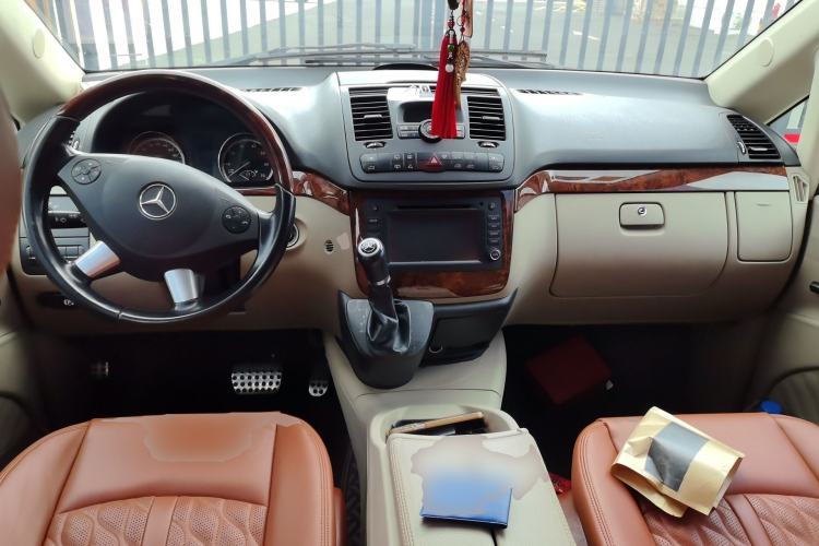 Used Mercedes-Benz Viano 2015 3.0L Partner Edition Center Console