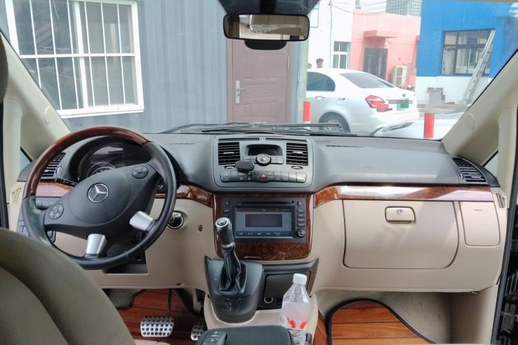 Used Mercedes-Benz Viano 2015 3.0L Partner Edition Center Console