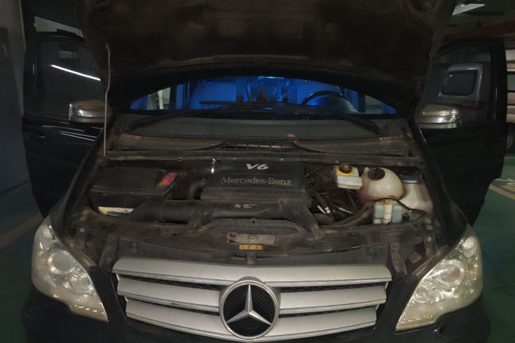 Used Mercedes-Benz Viano 2015 3.0L Partner Edition Engine Bay