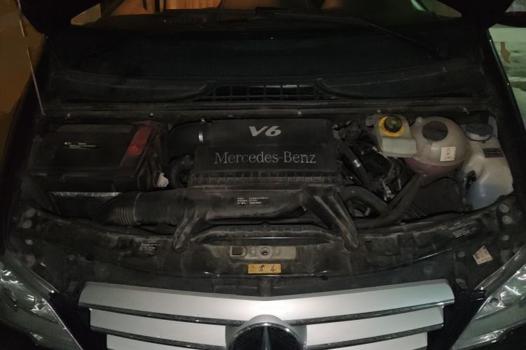Used Mercedes-Benz Viano 2015 3.0L Partner Edition Engine Bay