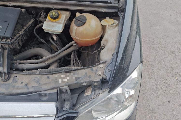Used Mercedes-Benz Viano 2015 3.0L Partner Edition Engine Bay Left