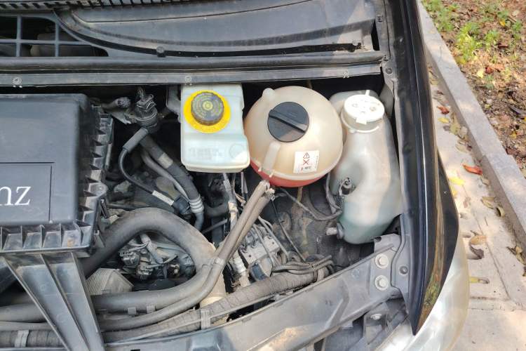 Used Mercedes-Benz Viano 2015 3.0L Partner Edition Engine Bay Left