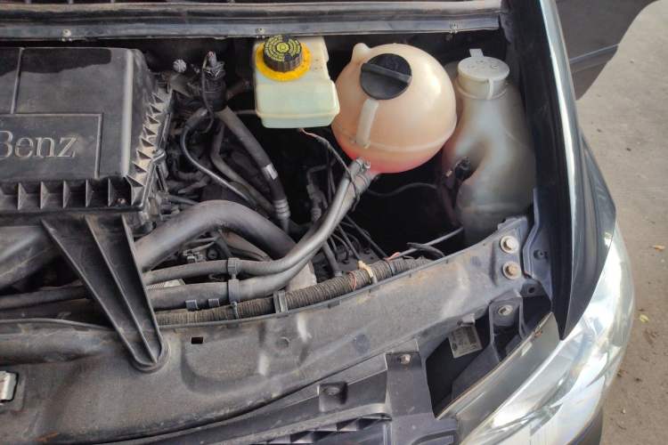 Used Mercedes-Benz Viano 2015 3.0L Partner Edition Engine Bay Left
