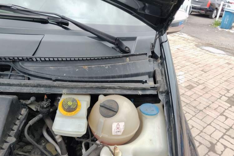 Used Mercedes-Benz Viano 2015 3.0L Partner Edition Engine Bay Left