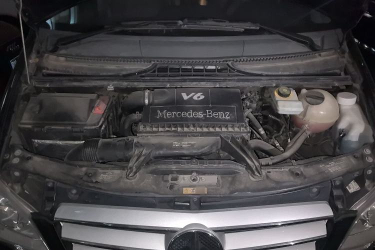Used Mercedes-Benz Viano 2015 3.0L Partner Edition Engine Bay