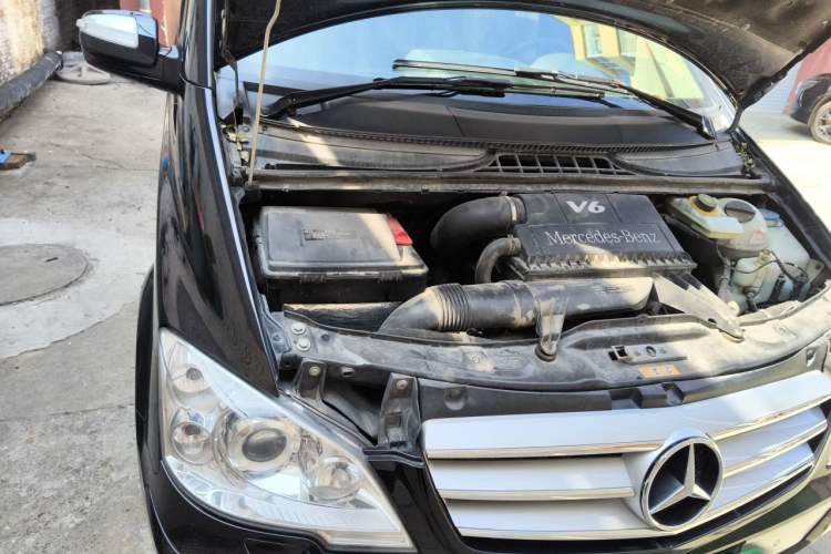 Used Mercedes-Benz Viano 2015 3.0L Partner Edition Engine Bay Right