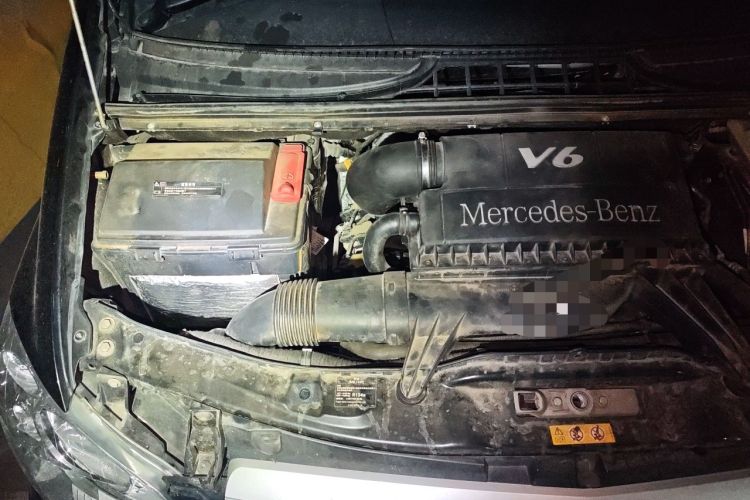 Used Mercedes-Benz Viano 2015 3.0L Partner Edition Engine Bay Right