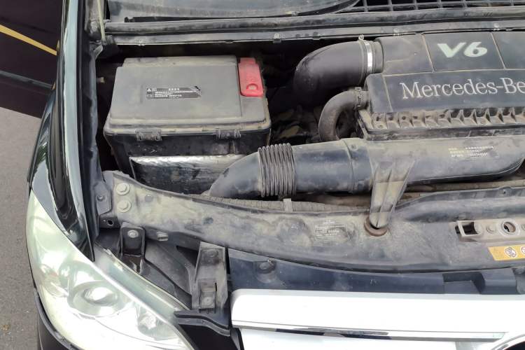 Used Mercedes-Benz Viano 2015 3.0L Partner Edition Engine Bay Right