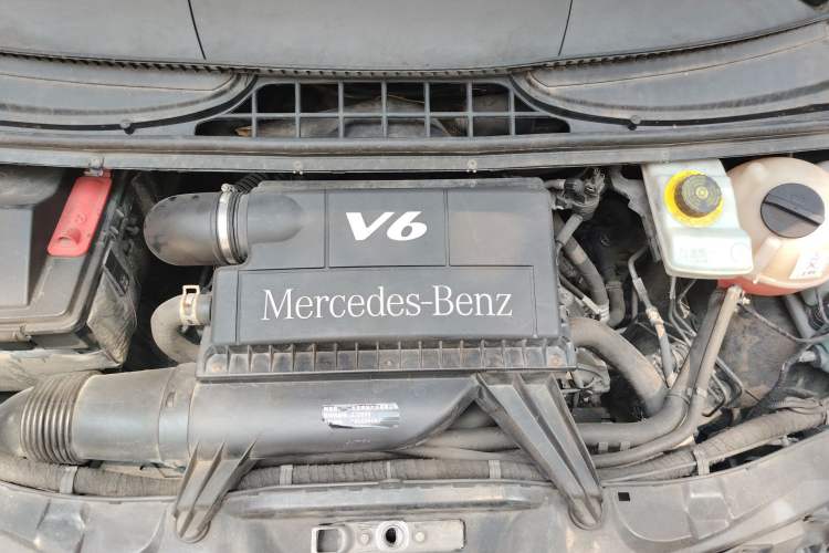 Used Mercedes-Benz Viano 2015 3.0L Partner Edition Engine Bay