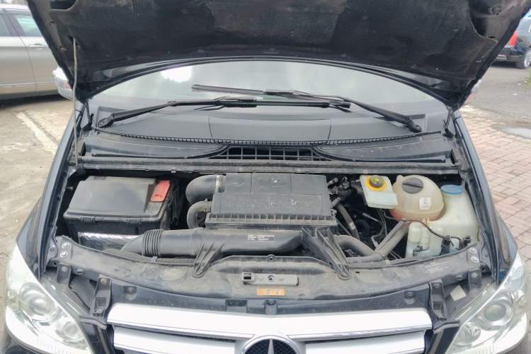 Used Mercedes-Benz Viano 2015 3.0L Partner Edition Engine Bay