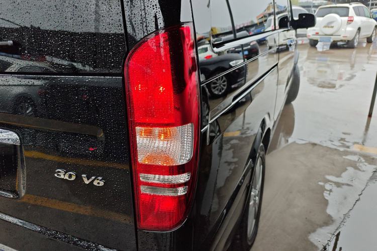 Used Mercedes-Benz Viano 2015 3.0L Partner Edition Exterior 1