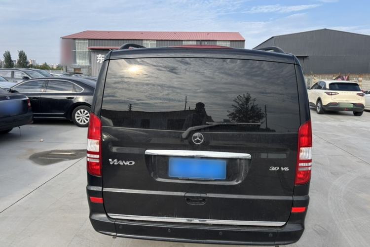 Used Mercedes-Benz Viano 2015 3.0L Partner Edition Exterior 4