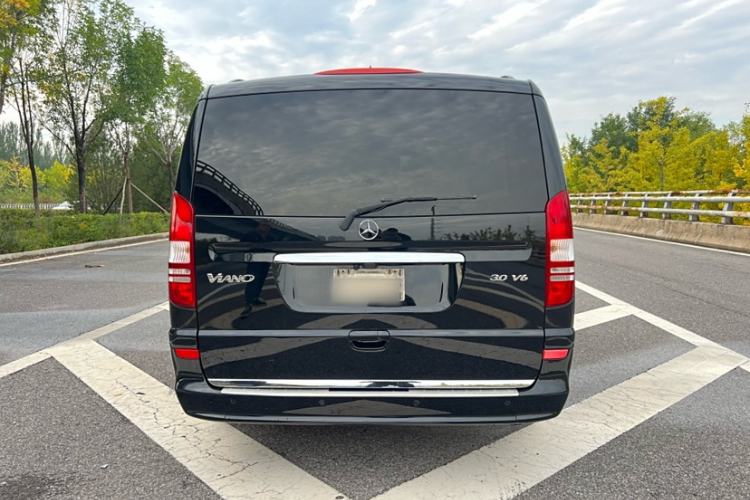 Used Mercedes-Benz Viano 2015 3.0L Partner Edition Exterior 4