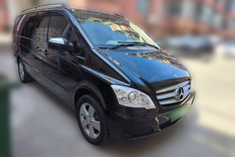 Used Mercedes-Benz Viano 2015 3.0L Partner Edition Front Right 45 Deg