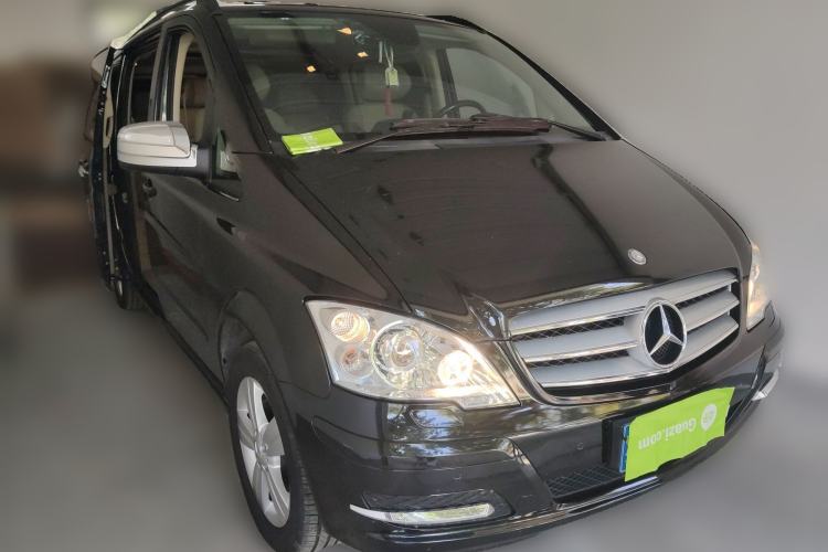 Used Mercedes-Benz Viano 2015 3.0L Partner Edition Front Right 45 Deg