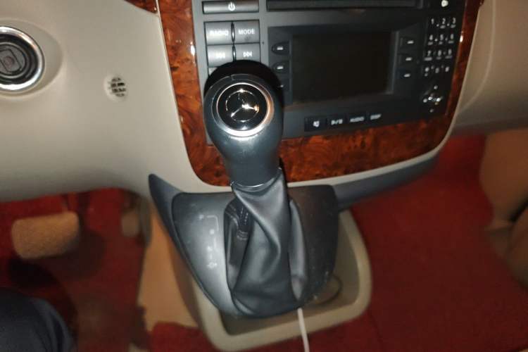 Used Mercedes-Benz Viano 2015 3.0L Partner Edition Gear Lever